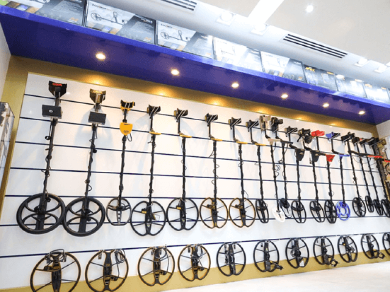 Expert tips and techniques for metal detecting and gold prospecting from Detectors Shop.